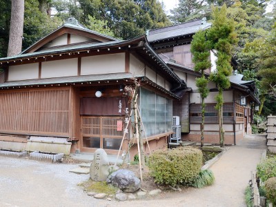 三芳庵の外観